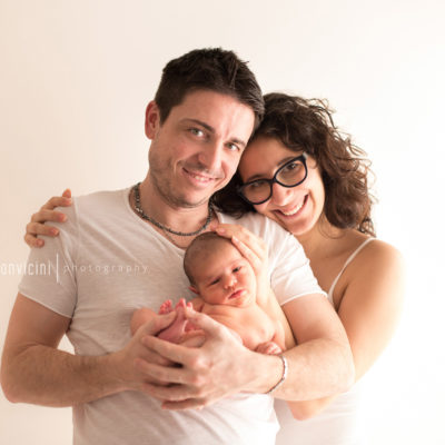 foto a neonati nati da pochi giorni a Rimini